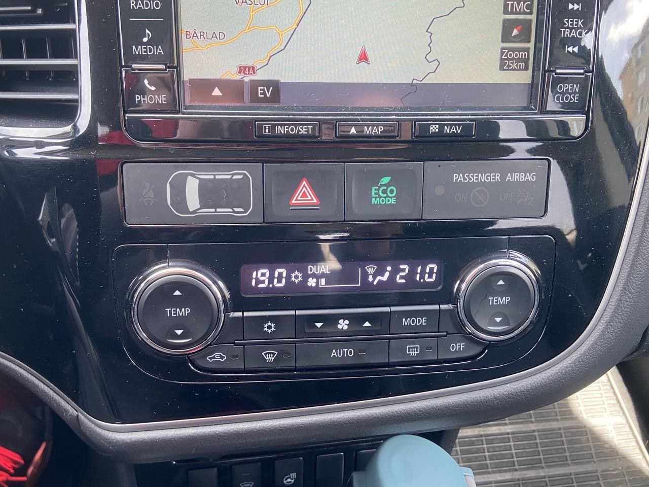Mitsubishi Outlander 2015 — Миниатюра 11