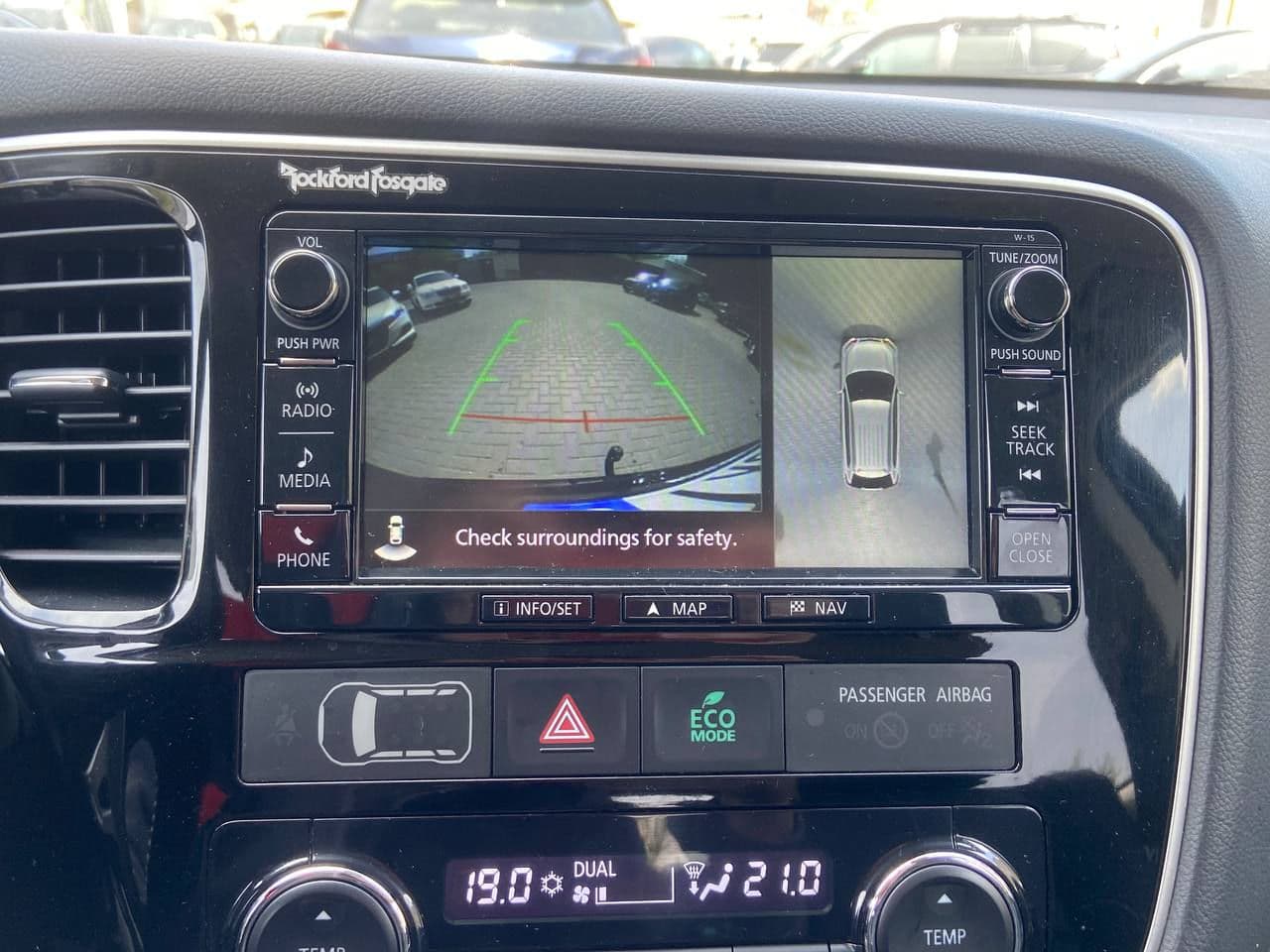 Mitsubishi Outlander 2015 — Миниатюра 10