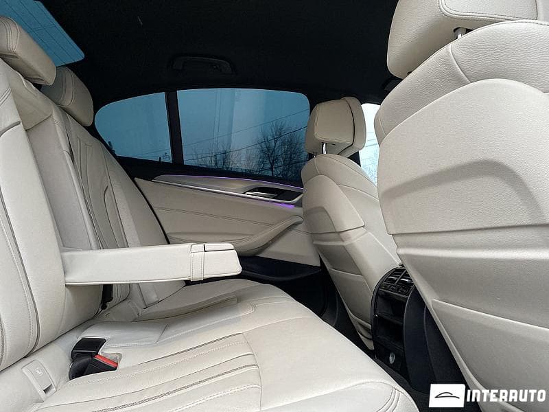 2017 BMW 520 — Miniatură 16