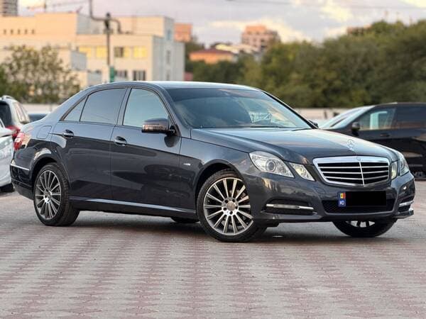 Mercedes E 200 2011 — Миниатюра 2