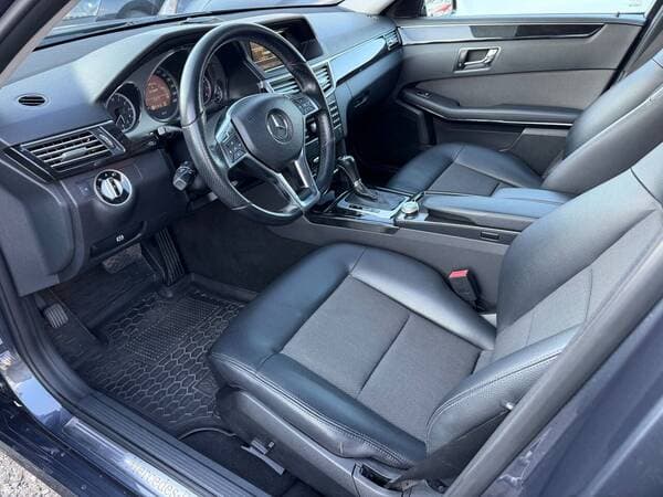 Mercedes E 200 2011 — Миниатюра 5