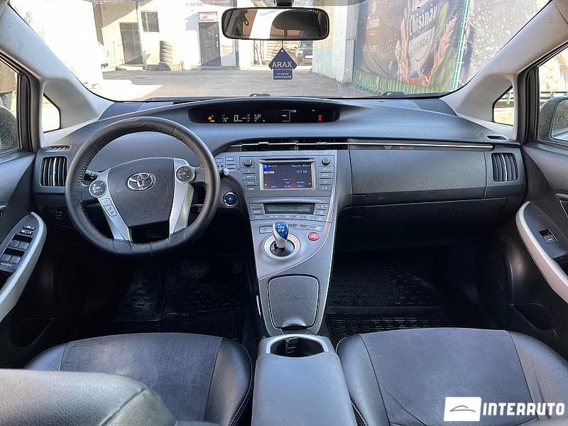 2013 Toyota Prius — Miniatură 6