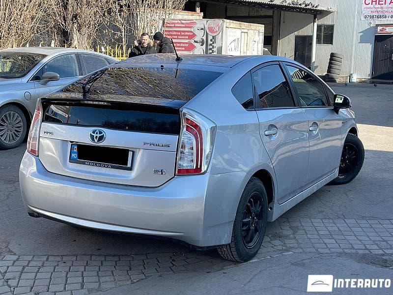 2013 Toyota Prius — Miniatură 3