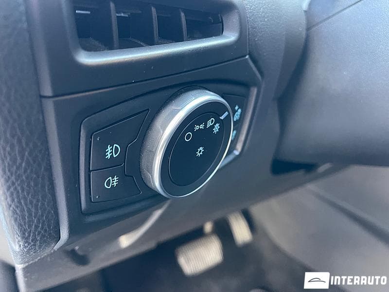 2018 Ford Focus — Miniatură 15