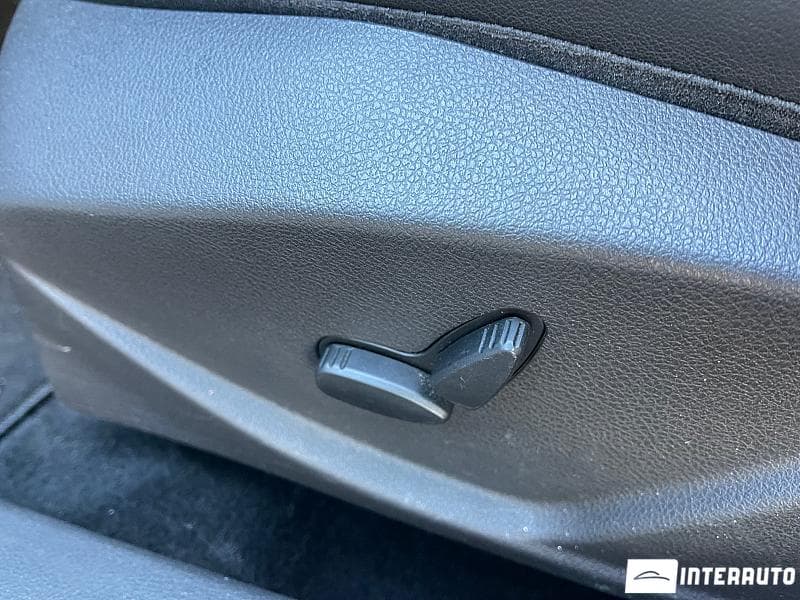 2018 Ford Focus — Miniatură 17