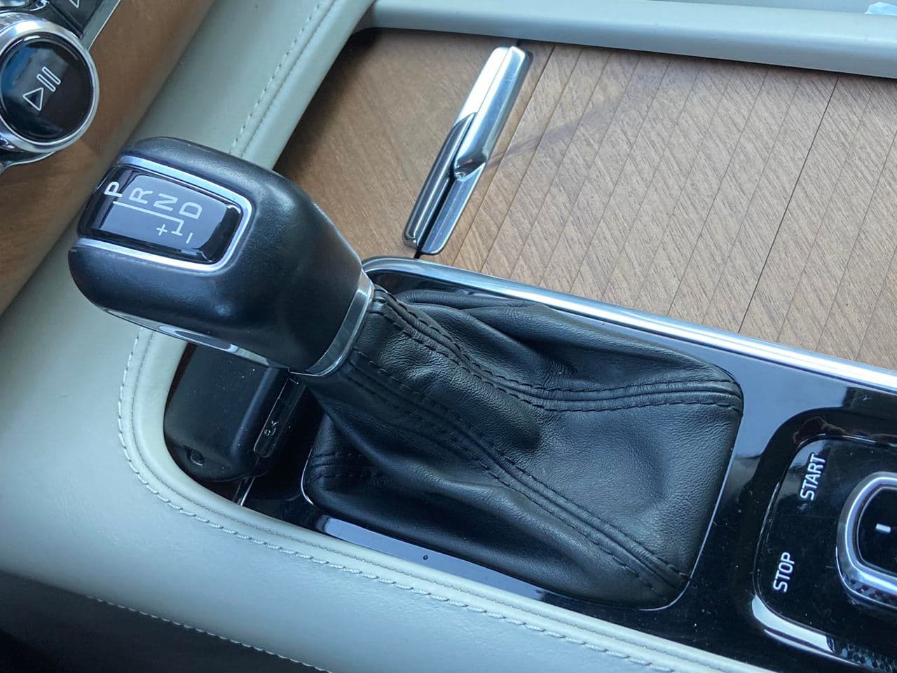Volvo XC 90 2016 — Миниатюра 15