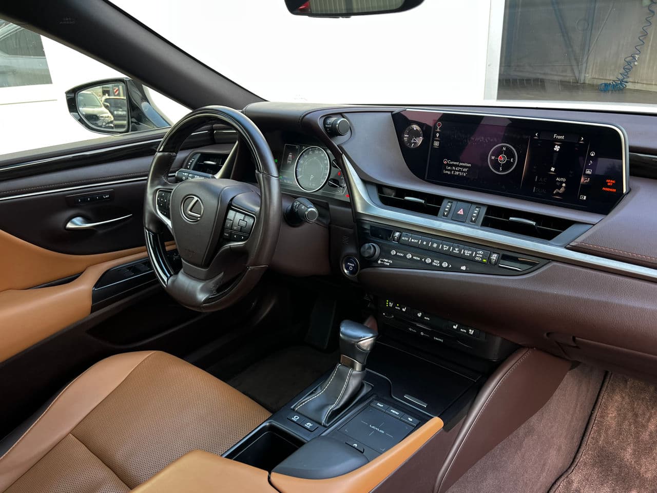 Lexus ES 300h 2018 — Миниатюра 8