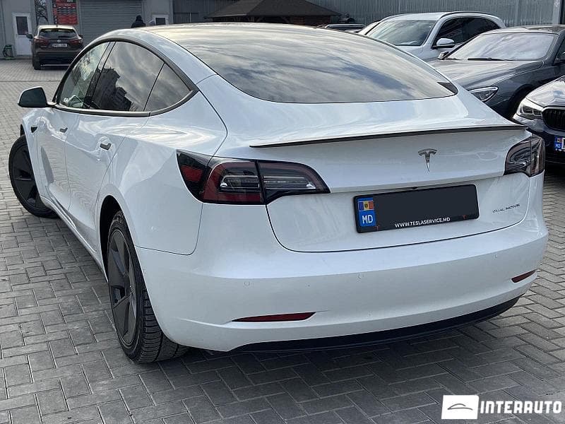 2021 Tesla Model 3 — Miniatură 3
