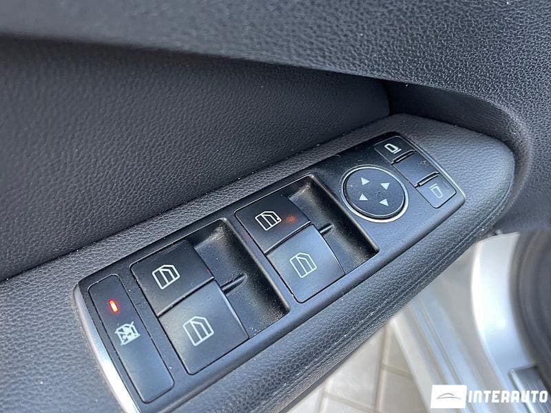 2012 Mercedes E 200 — Miniatură 13