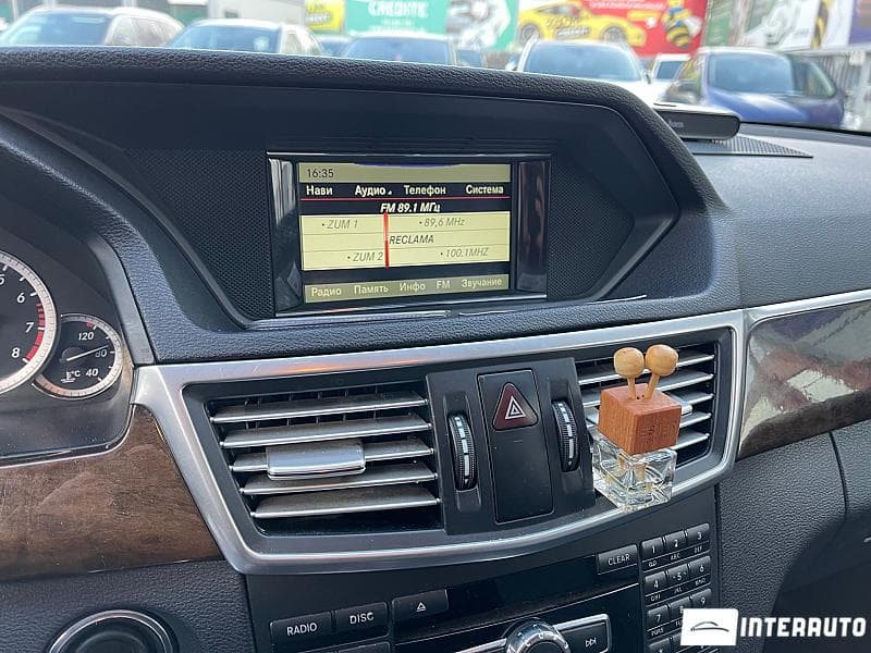 2012 Mercedes E 200 — Miniatură 9
