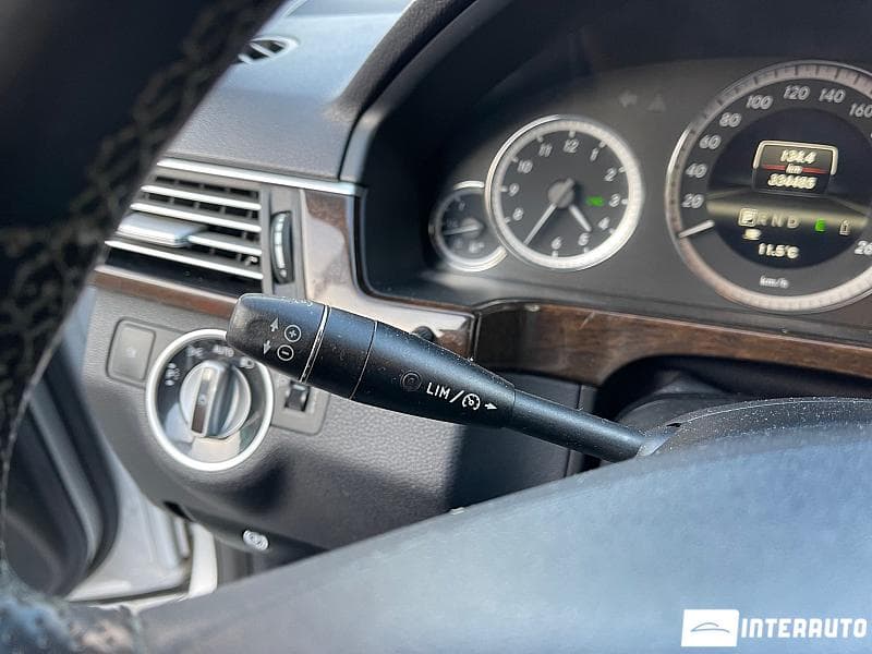2012 Mercedes E 200 — Miniatură 11
