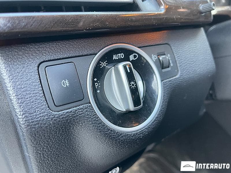 2012 Mercedes E 200 — Miniatură 14