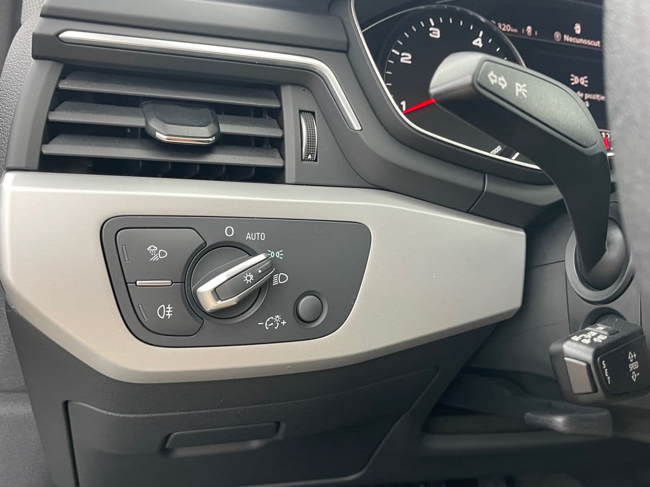 Audi A4 2018 — Миниатюра 6
