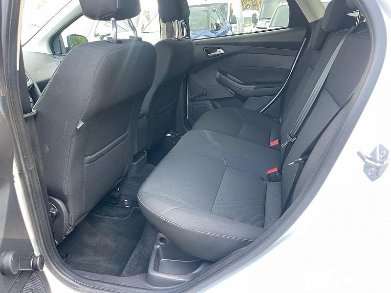 2016 Ford Focus — Miniatură 10