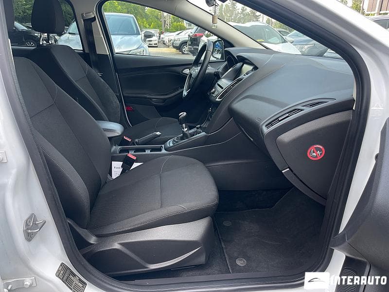 2016 Ford Focus — Miniatură 9