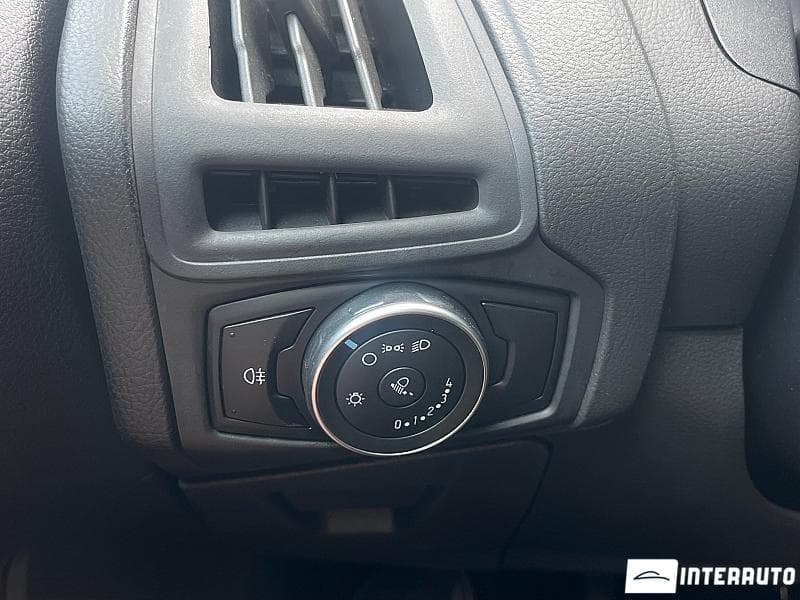 2016 Ford Focus — Miniatură 11