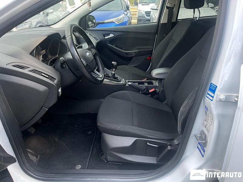 2016 Ford Focus — Miniatură 6