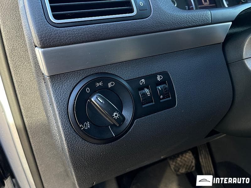 2011 Volkswagen Touran — Miniatură 7