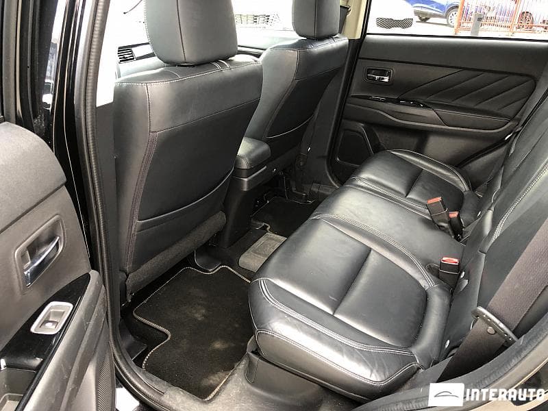 2016 Mitsubishi Outlander — Miniatură 15