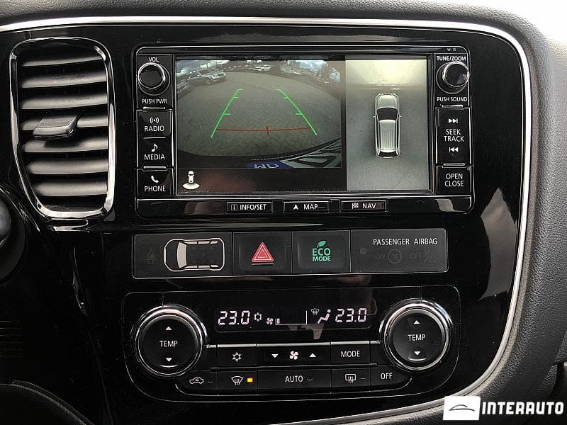 2016 Mitsubishi Outlander — Miniatură 12
