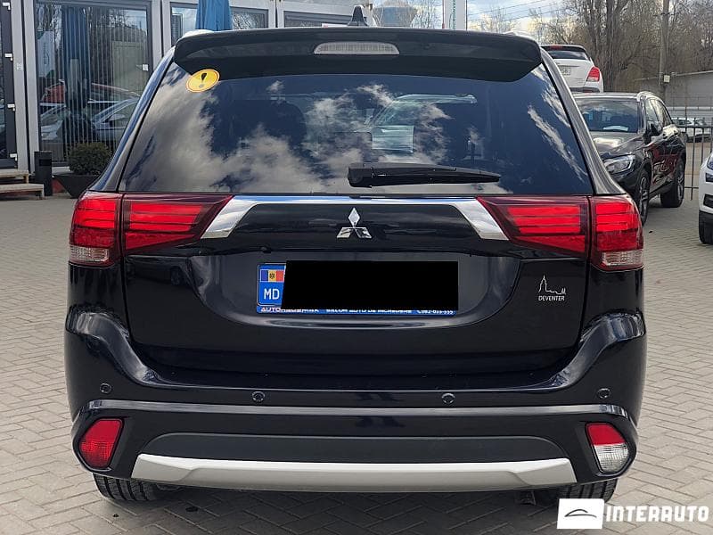 2016 Mitsubishi Outlander — Miniatură 5