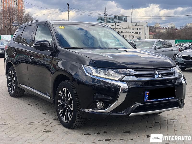 2016 Mitsubishi Outlander — Miniatură 3