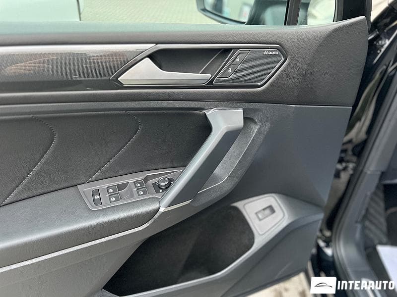 2017 Volkswagen Tiguan — Miniatură 9