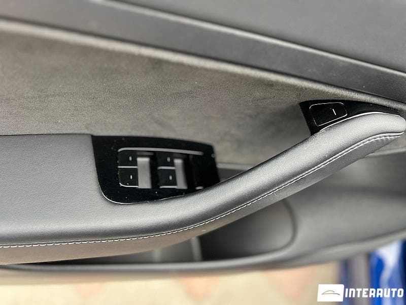 Tesla Model 3 2020 — Миниатюра 7