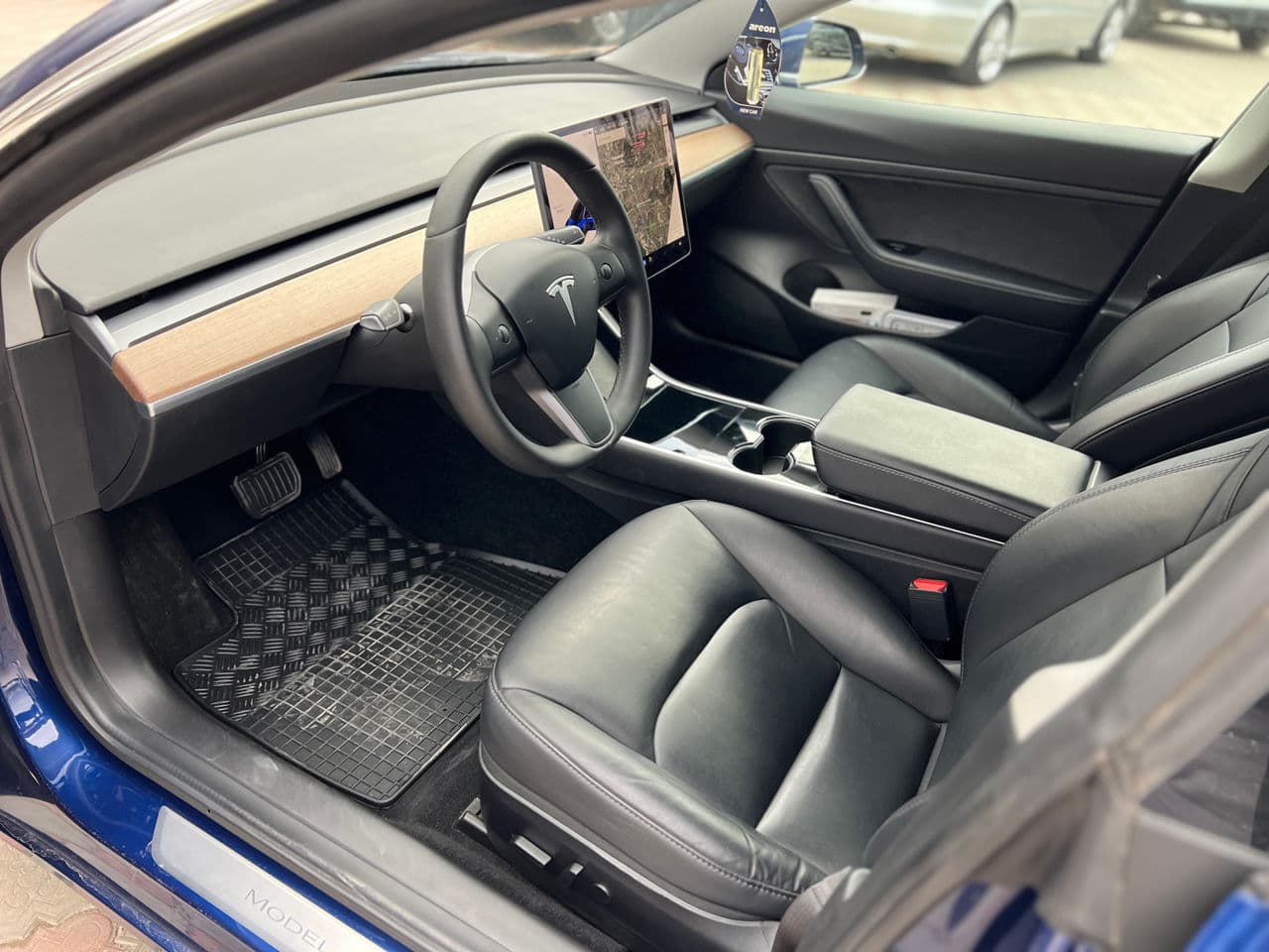 Tesla Model 3 2020 — Миниатюра 8