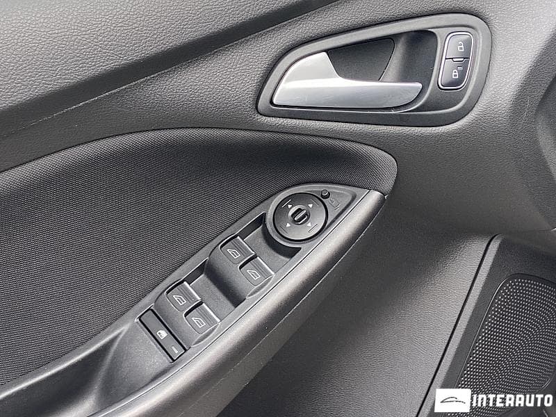 2017 Ford Focus — Miniatură 5