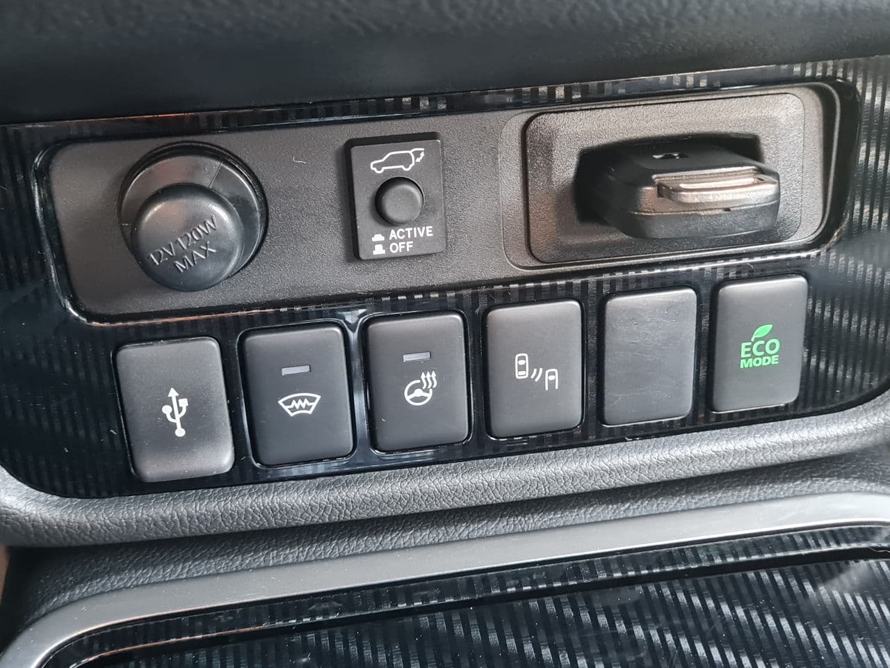 Mitsubishi Outlander 2020 — Миниатюра 15