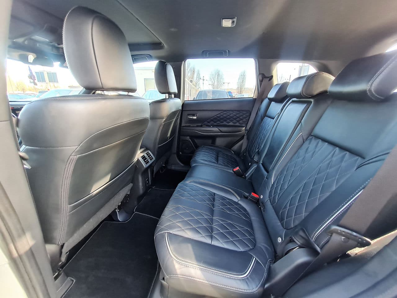 Mitsubishi Outlander 2020 — Миниатюра 8
