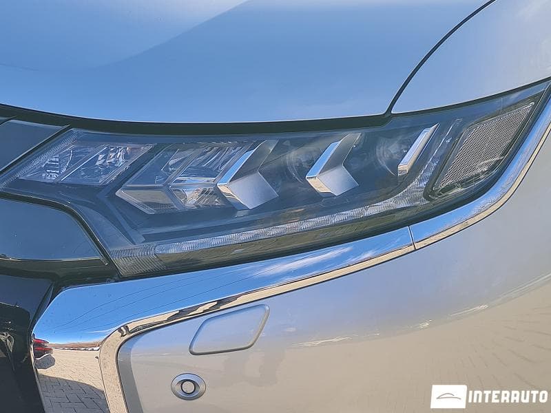 Mitsubishi Outlander 2020 — Миниатюра 26