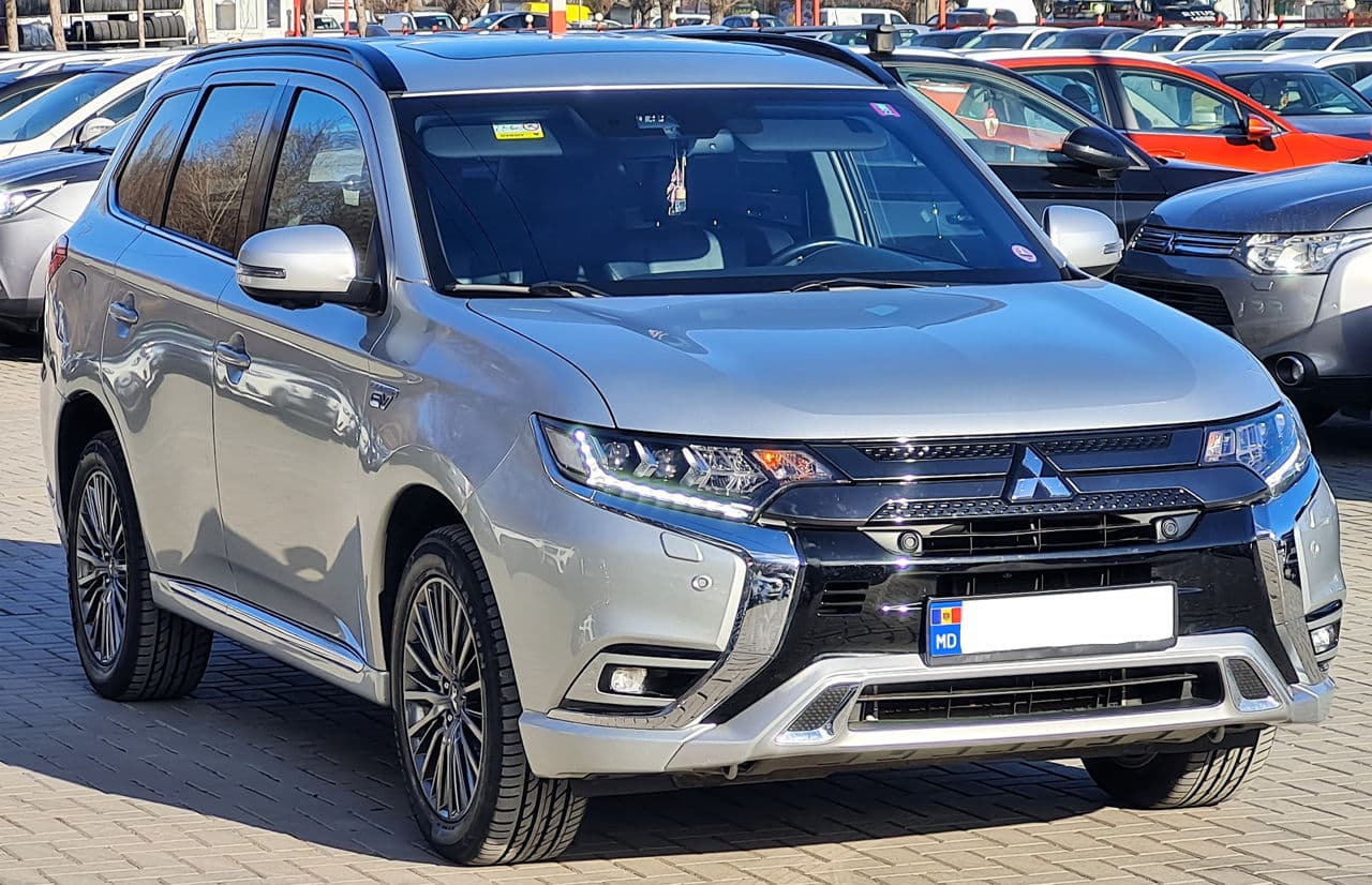 Mitsubishi Outlander 2020 — Миниатюра 3