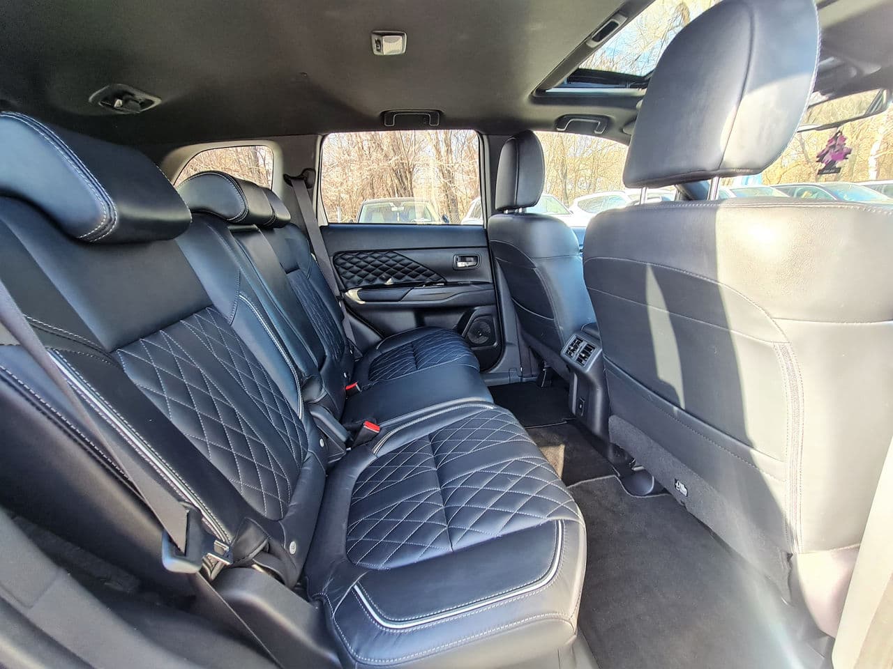 Mitsubishi Outlander 2020 — Миниатюра 9