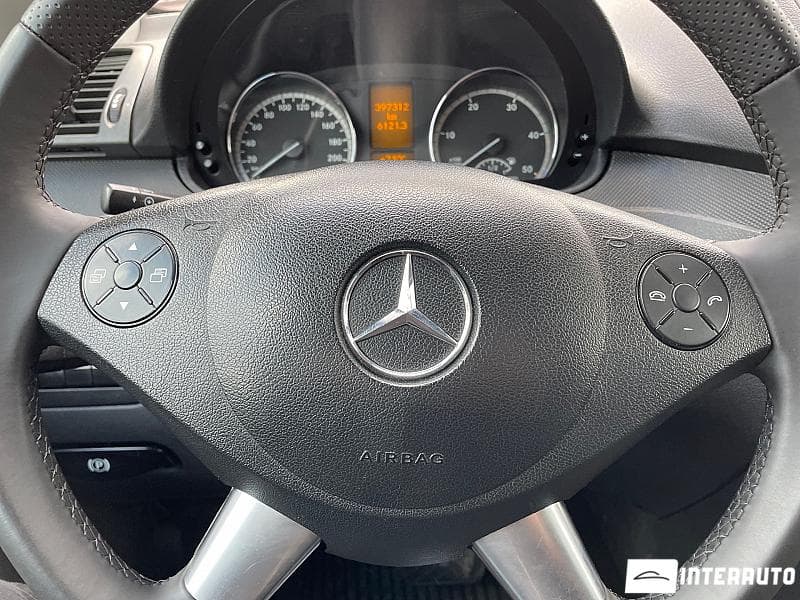 2012 Mercedes Vito — Miniatură 12