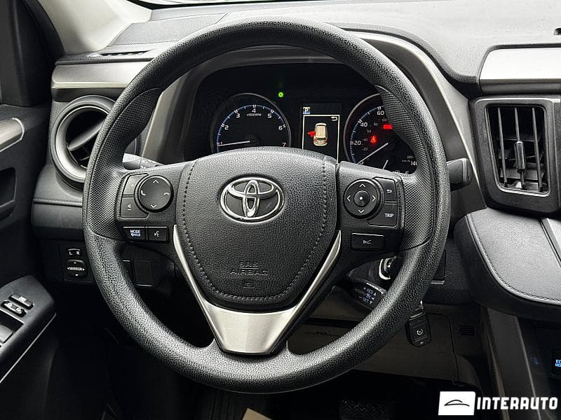 2018 Toyota Rav-4 — Miniatură 8