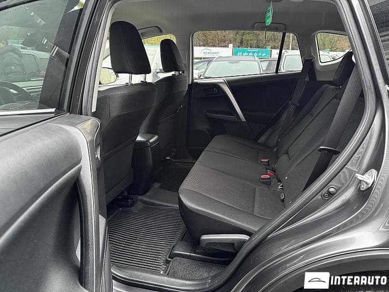 2018 Toyota Rav-4 — Miniatură 6