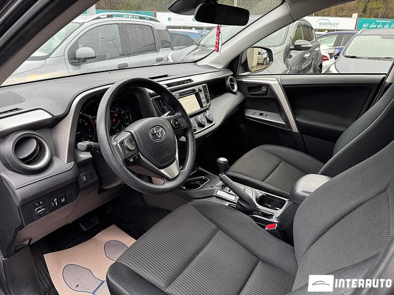 2018 Toyota Rav-4 — Miniatură 5