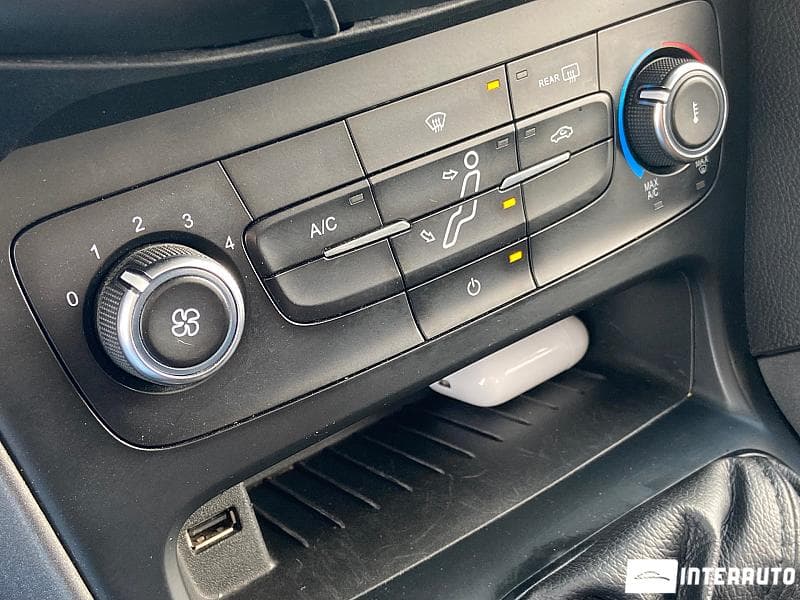 2015 Ford Focus — Miniatură 11