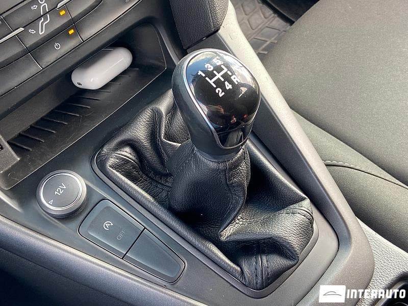 2015 Ford Focus — Miniatură 12