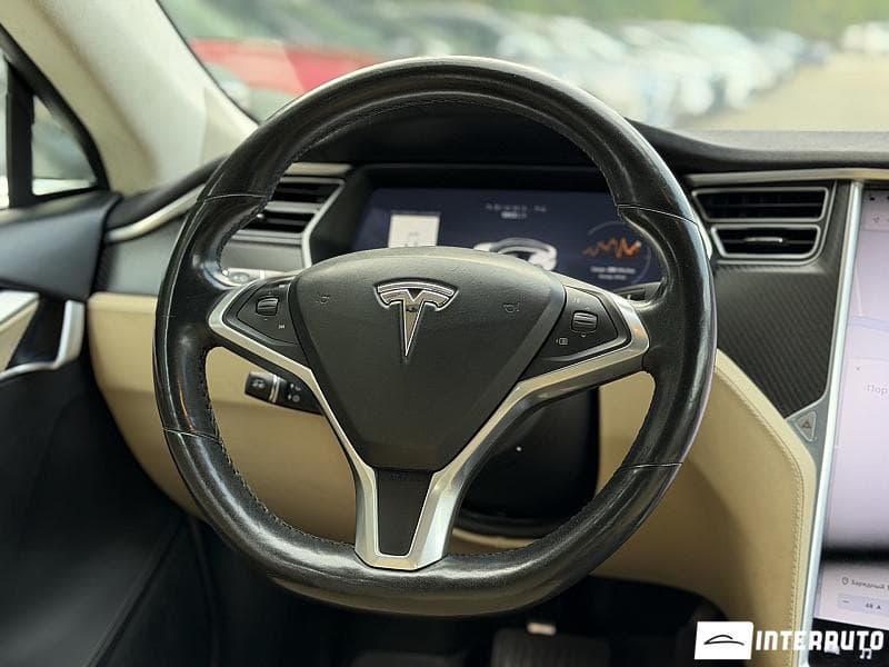 Tesla Model S 2017 — Миниатюра 7
