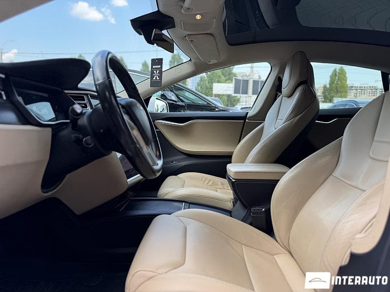 Tesla Model S 2017 — Миниатюра 5