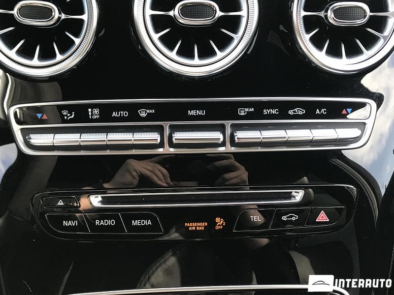 2016 Mercedes C 220 — Miniatură 15
