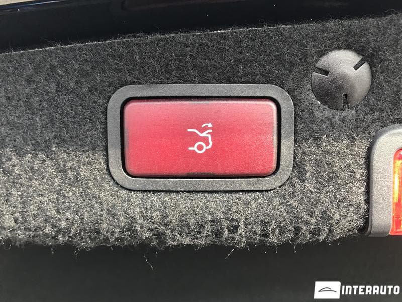 2016 Mercedes C 220 — Miniatură 18