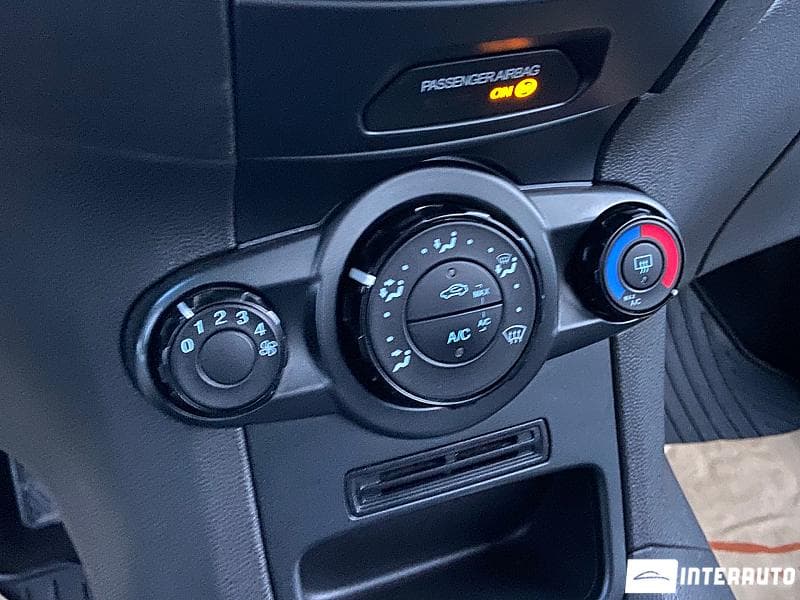2014 Ford Fiesta — Miniatură 11