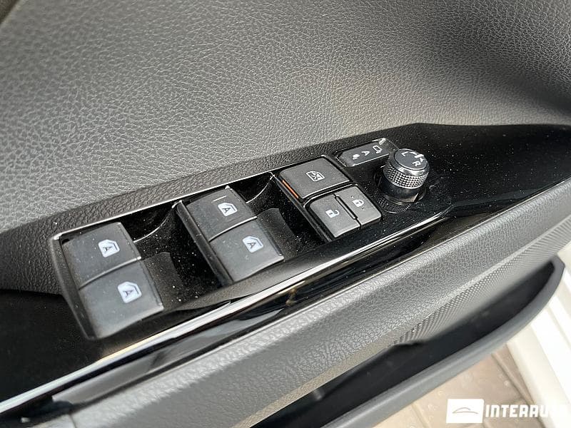 2020 Toyota Camry — Miniatură 7