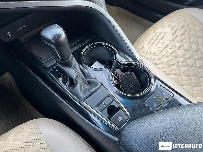 2020 Toyota Camry — Miniatură 12