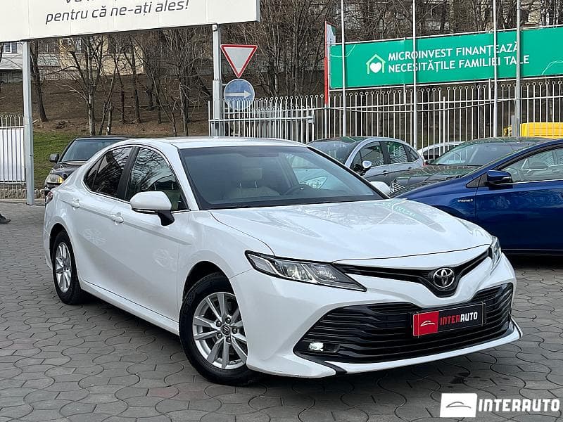 2020 Toyota Camry — Miniatură 2