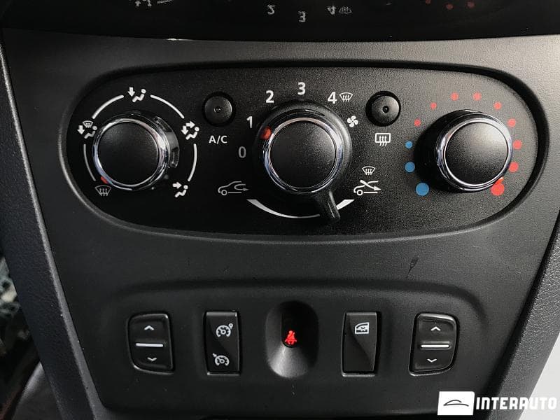 2015 Dacia Sandero Stepway — Miniatură 13